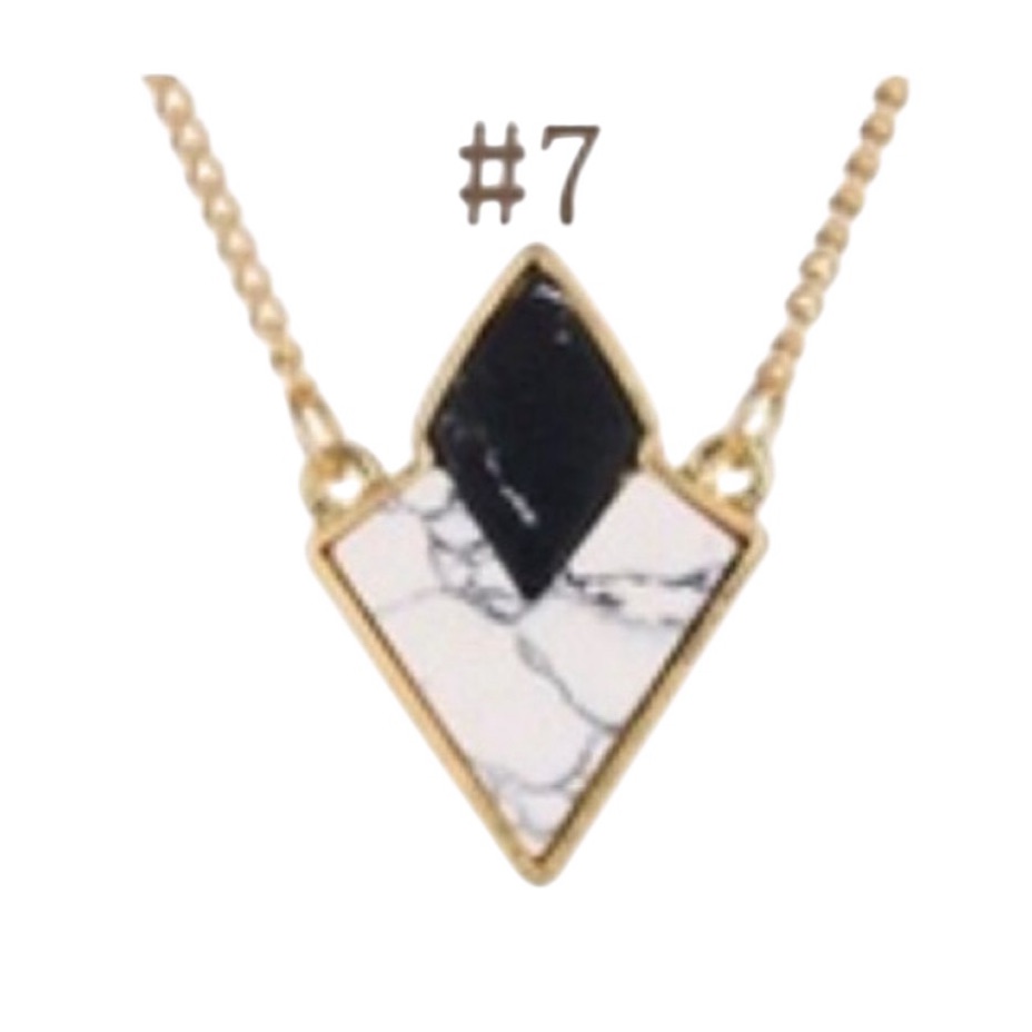 10/$25 Farah Jewelry 18k Gold Plated Howlite Necklace